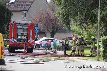 Politie onderzoekt vernieling van deur door mogelijke explosieven