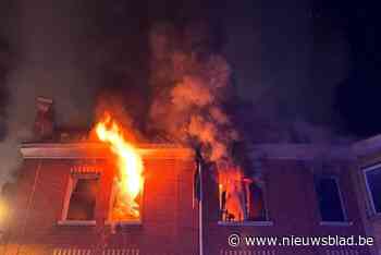 Elf mensen geëvacueerd na uitslaande woningbrand in Schaarbeek