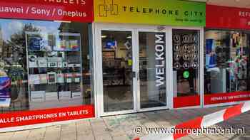 Overval op telefoonreparateur, daders ontsnappen op scooter