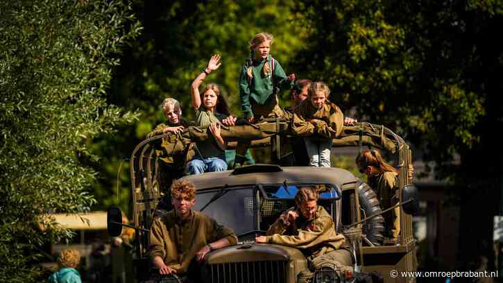 Tweehonderd historische legervoertuigen laten bevrijding herleven