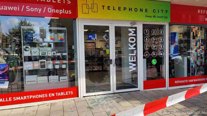 Overval op telefoonwinkel, daders ontsnappen op scooter: 'Erg geschrokken'