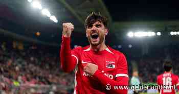 Swingend AZ vernedert Heerenveen van Van Persie tot op het bot: bijna dubbele cijfers in Alkmaar