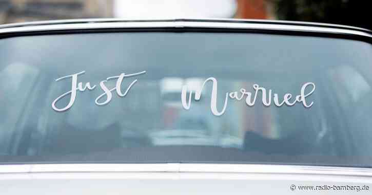 Polizei bringt Brautpaar nach Unfall zur Hochzeitsfeier