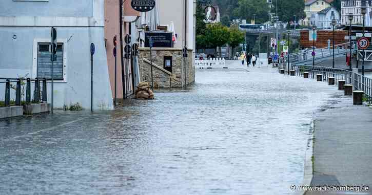 Es schüttet wie aus Gießkannen – Katastrophenlage bleibt aus