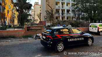 Crack nascosto nel contenitore dei rifiuti e nelle lastre di marmo, due pusher in manette