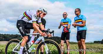 LIVE EK wielrennen | Mathieu van der Poel en Danny van Poppel willen peloton op achterstand houden in volle finale