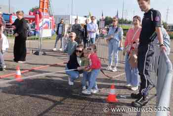 Brandweer waarschuwt tijdens opendeur voor onveilig opladen toestellen: “Steeds meer branden door oververhitting”