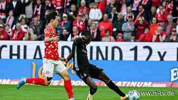 Patzer, Rote Karte, Traum-Debüt: Werder Bremen überwindet in Mainz jeden Widerstand