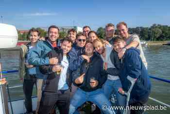 Met de fanclub van Jasper Philipsen per boot naar Hasselt: “De taart was er, de kers erop niet”
