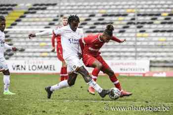 Young Reds geeft dubbele voorsprong in slotfase nog uit handen: “In zo’n situatie moet je gewoon altijd winnen”