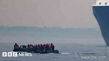 Eight dead after Channel crossing attempt