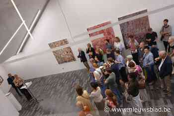 Drie kunstenaars stellen hun werken tentoon in ’t Oud-Gemeentehuis in Kapellen tijdens de vijfde editie van Trialoog in EXPOG