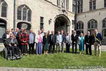 Meer dan duizend jaar huwelijksgeluk in de bloemetjes gezet in Mechels stadhuis: twee koppels vieren briljanten jubileum