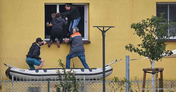 Hochwasser mitten in Europa: Das Bangen geht weiter