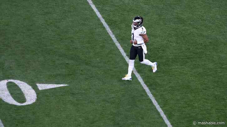 How to watch Eagles vs. Falcons online for free