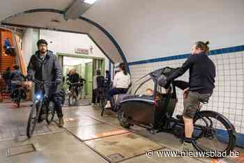 Speedpedelecs en cargofietsen verboden op roltrappen voetgangerstunnel: “Als de lift weer kapot is, schaf ik me al beter een zwemvest aan”