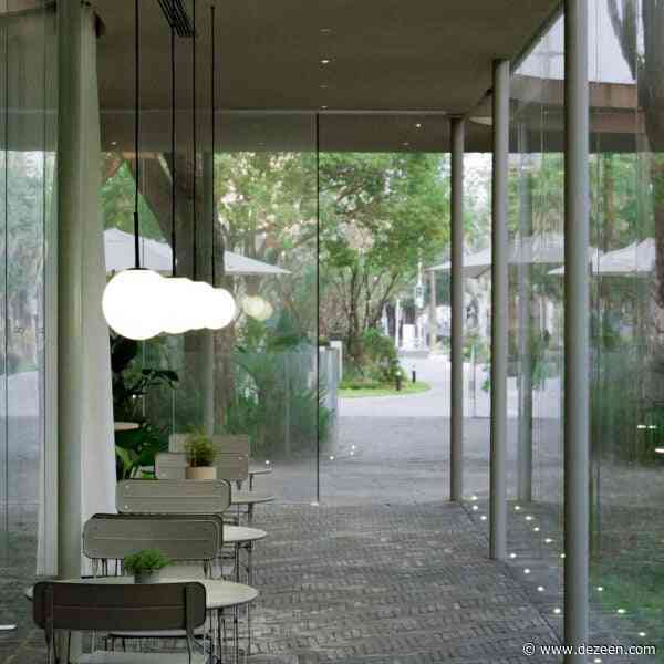 Offhand Practice creates glass-walled cafe in Shanghai park