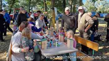 Besucheransturm: Hegering Wahrenholz präsentiert Infostand
