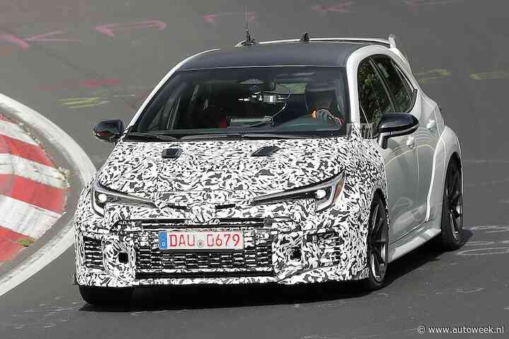 Mysterieuze en moddervette Toyota Corolla op de 'Ring betrapt