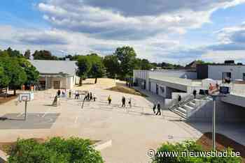Grote belangstelling en lovende woorden voor nieuwbouw gemeentelijke basisschool: “Al die ruimte en licht”