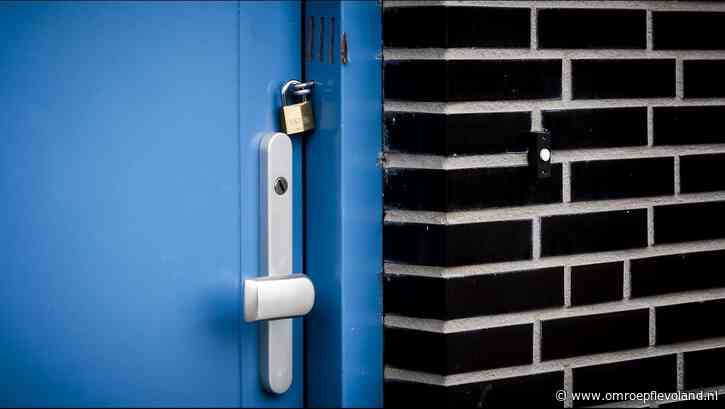 Flevoland - Nieuwsoverzicht 17/09 | Burgemeester Dronten sluit 'terreurhuis' • Urker tintje op Prinsjesdag