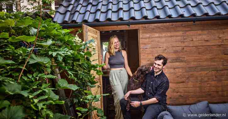 Buren Quirien en Mees zijn verliefd: door unieke oplossing wonen ze nu samen, zonder te verhuizen