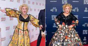 Hoe vrolijk de kostuums van Karin Bloemen ook ogen, eigenlijk vertellen ze een verdrietig verhaal