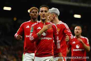 Ten Hag beleeft probleemloze League Cup-avond met zevenklapper van ManUnited tegen Barnsley