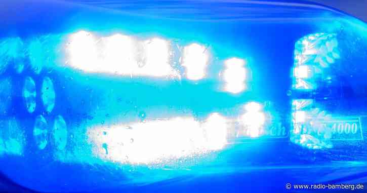 Zwei 18-Jährige bei Autounfall lebensgefährlich verletzt