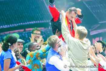 Benjamin (24) verslaat 147 anderen van over de hele wereld en wint prestigieuze Chinese taalcompetitie: “Ik werd behandeld als een beroemdheid”