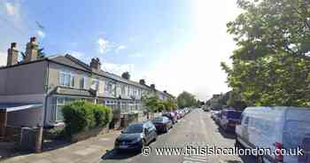 Wanted man arrested after 12-hour stand off on roof with police in Abbey Wood