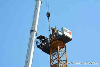 Afbraak uitgebrande torenkraan op voormalige Inofer-site van start gegaan