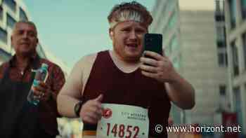 GigaDepot: So rührend wirbt Vodafone mit dem lahmsten Marathonläufer aller Zeiten