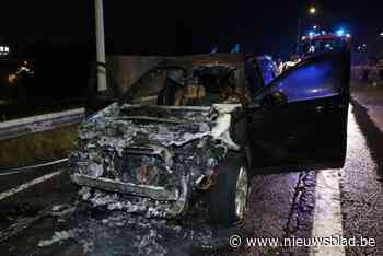 Jongeman ziet wagen die hij ’s ochtends had gekocht volledig uitbranden