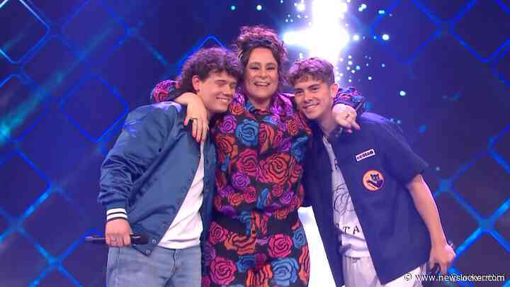 Trijntje Oosterhuis schiet vol in DNA Singers na optreden met zoons Jonas en Marijn
