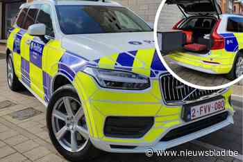 “Dit is bij ons de eerste auto die dit snufje heeft”: politie stelt gloednieuw hybride voertuig voor