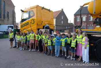 Leerlingen Sint-Jan leren over gevaren van vrachtwagens: “Al kunnen we maar één leven redden, dan nog is ons opzet geslaagd”