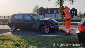 Aanrijding tussen drie voertuigen op Jaagweg