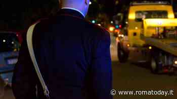 Perde il controllo dell'auto e finisce contro un muro: 23enne muore sbalzato fuori dal finestrino