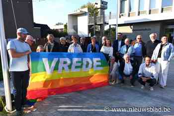 Kuurne hijst de vredesvlag en lanceert vredesgedicht