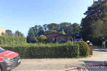 Woning tijdelijk onbewoonbaar na keukenbrand, bewoonster uit voorzorg naar ziekenhuis