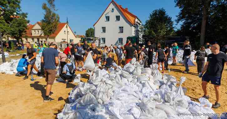 Hochwasserwelle bewegt sich in Polen flussabwärts