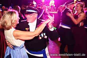 Könige aus dem Bezirksverband Höxter legen heiße Sohle aufs Parkett