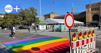 Hannover: Neue Regenbogen-Streifen vorm Hauptbahnhof