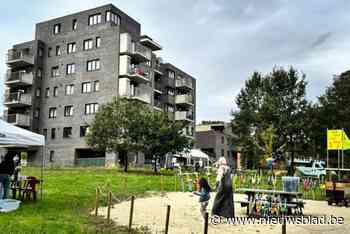 W-eikenpad in Nieuw Sledderlo zorgt voor meer privacy bewoners: “Spelende kinderen onder slaapkamerraam zijn niet zo leuk”