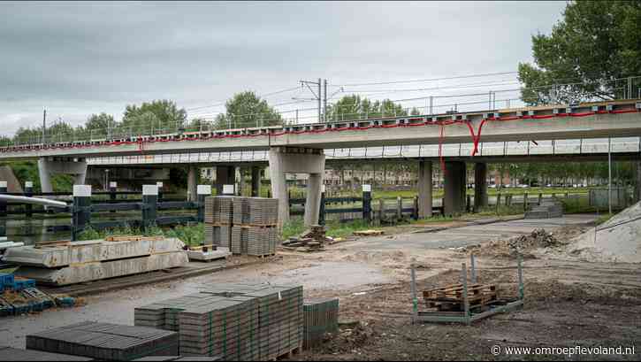 Almere - Spoorbaanpad ruim twee maanden dicht vanwege laatste werkzaamheden aan fietsbruggen