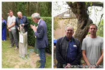 Herdenkingsboom voor asbestdoden ingehuldigd: “Stille getuige van het leed”