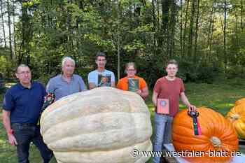 Vater-Sohn-Duo gewinnt Kürbiswiegemeisterschaft in Bad Lippspringe
