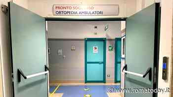 "Voglio tornare in Etiopia" e brucia contenitore dei rifiuti nella sala d'aspetto del pronto soccorso