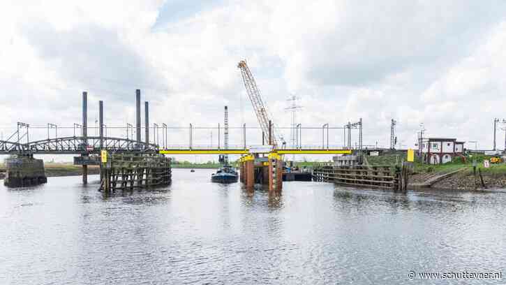 Nieuwe spoorbrug over Hunte bij Elsfleth wordt in recordtijd gerealiseerd